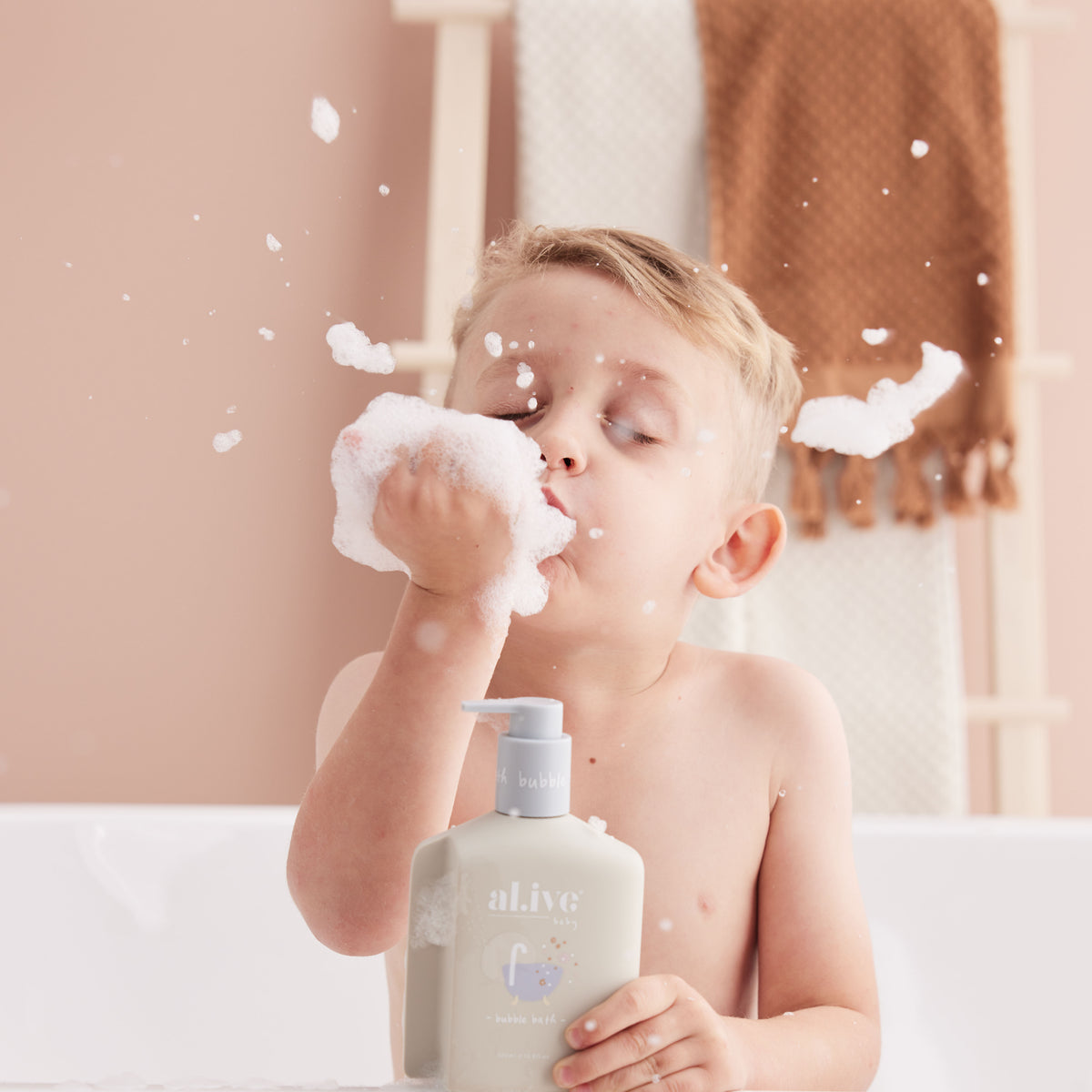 640ML Bubble Bath Refill - Apple Blossom main image 1